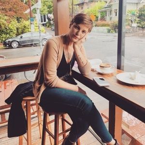 Meet your Posher, Christina